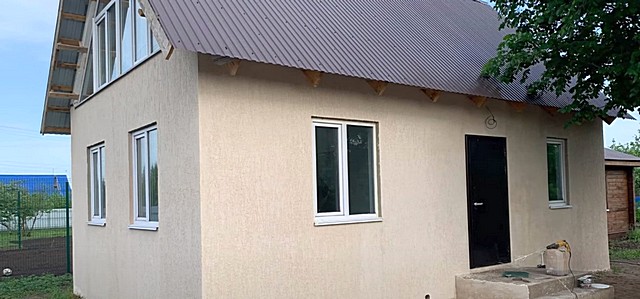 Фасад короед — ключевые недостатки и достоинства отделки дома таким способом