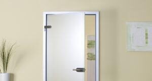 Стеклянные двери в интерьере