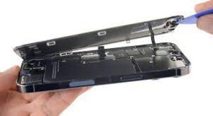 Как происходит замена экрана iPhone 13