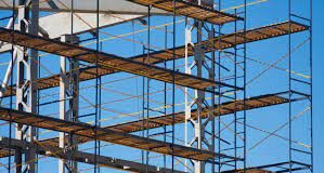 Почему стоит использовать строительные леса?