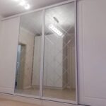 Встроенный раздвижной шкаф-купе: особенности заказа