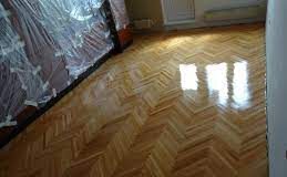 Когда необходима циклевка паркета и покрытие лаком