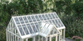 Чем хороша теплица Botanik с тамбуром?