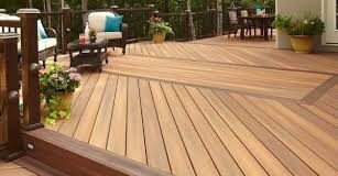 Какими свойствами обладает террасная доска?