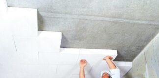 Легкий и эффективный: использование пенопласта для улучшения потолка