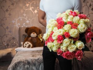 Как выбрать идеальный букет из роз и кому его преподнести?