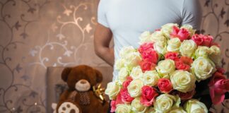 Как выбрать идеальный букет из роз и кому его преподнести?