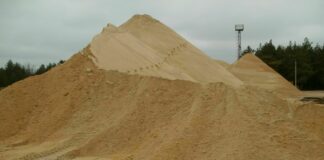 Карьерный песок в строительстве: характеристики и преимущества