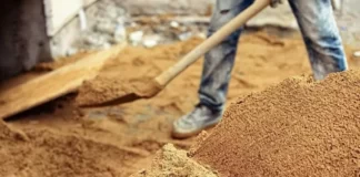 Песок и щебень в строительном деле: характеристики, применение и выбор материалов для различных конструкций