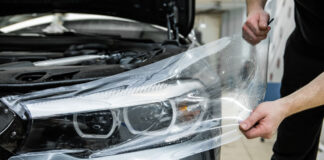 Преимущества использования тонированной защитной пленки для фар автомобиля