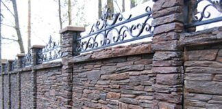 Каменный забор: преимущества, недостатки и особенности установки