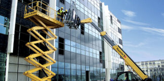 Аренда самоходных ножничных подъемников: преимущества, особенности и сферы применения