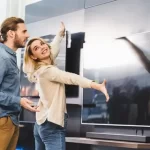 Как подобрать телевизор: рекомендации и советы по выбору идеальной модели